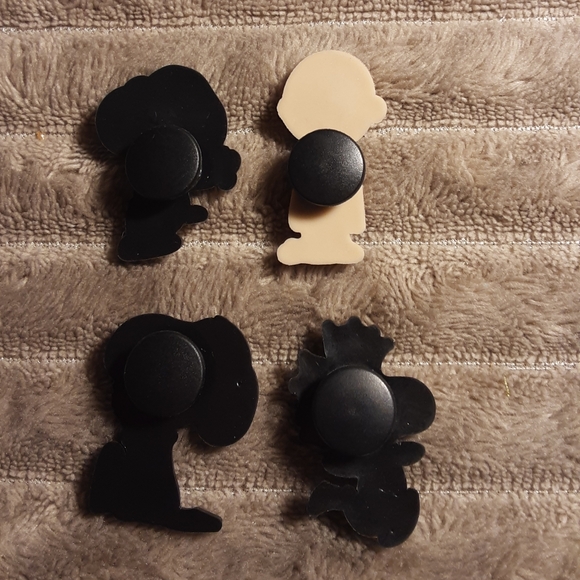 Peanuts Croc Charms Set Of 4 Charlie Brown Jibbitz - Picture 2 of 2